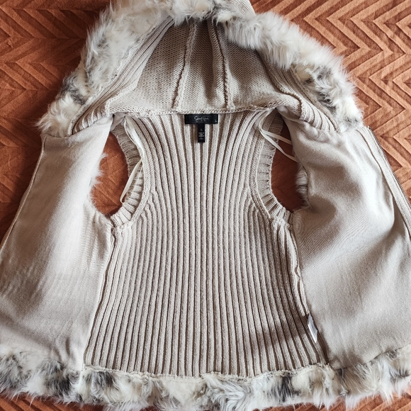 🎈2/$50 Jessica Simpson CHERISH Faux Fur Vest - Picture 4 of 13